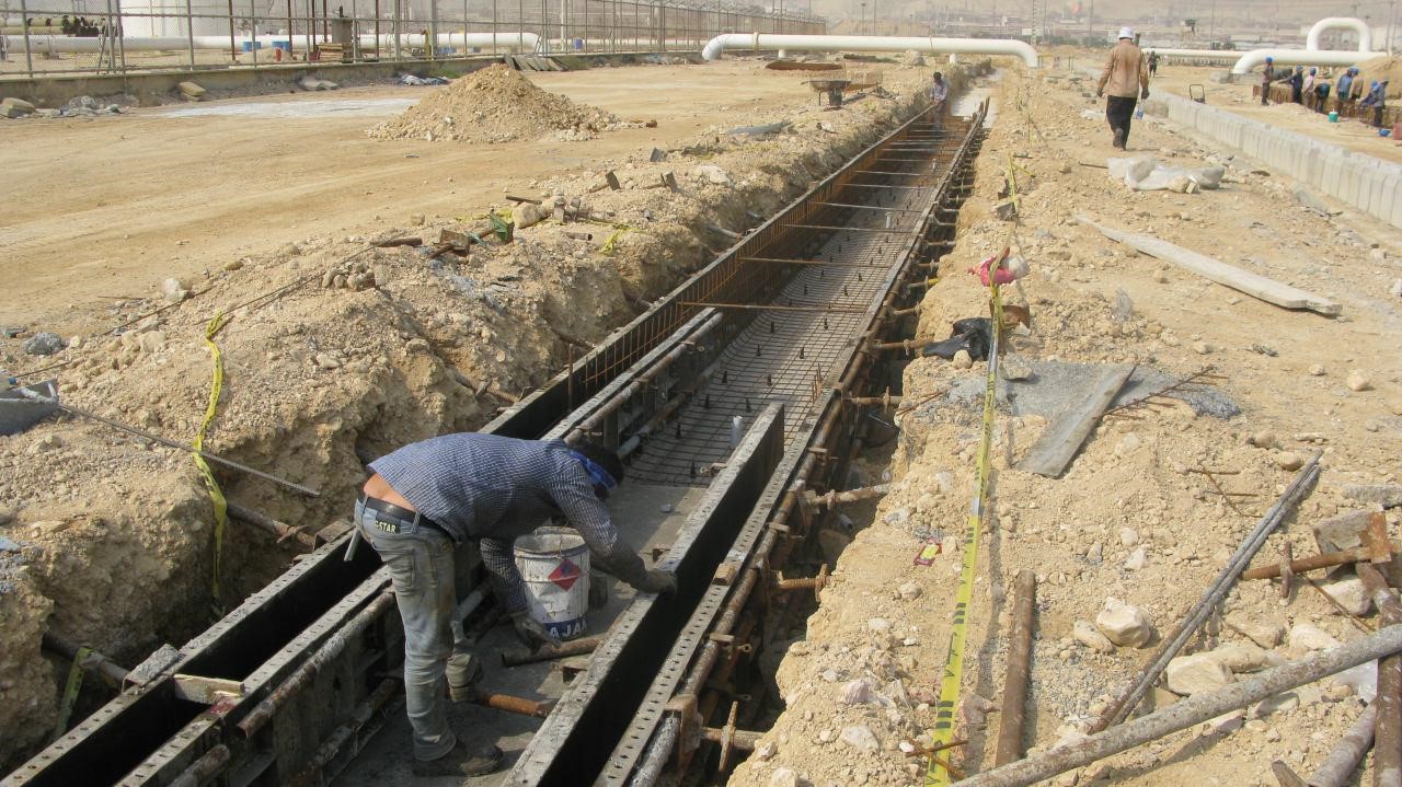 اجرای ترنچ های بتنی برق و ابزار دقیق